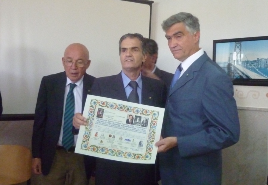 Premio "Livatino-Saetta-Costa" consegnato al raddusano prof.dott. Francesco Frazzetta